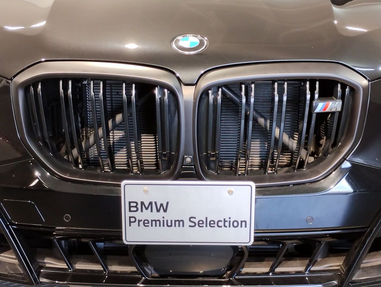X5 M60i xDrive RHD