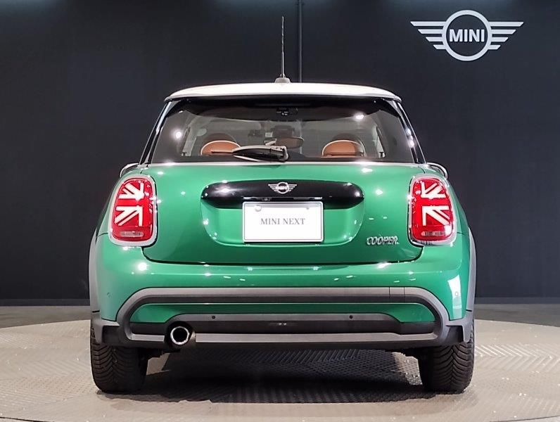 MINI Cooper F56 RHD