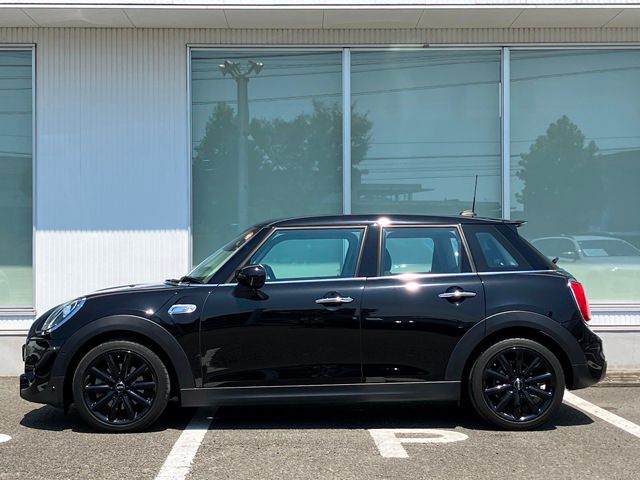F55 COOPER S D(AT)