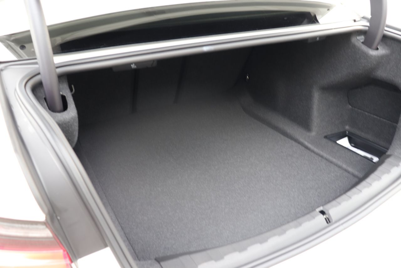 320d xDrive Berline RHD