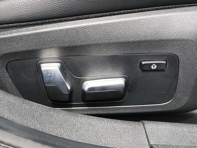 320i Sedan RHD