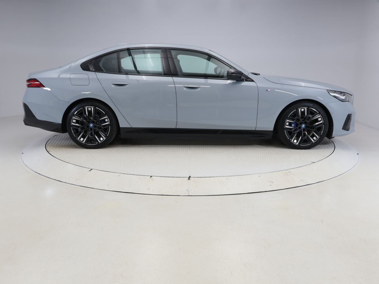 BMW i5 M60 xDrive Sedan RHD