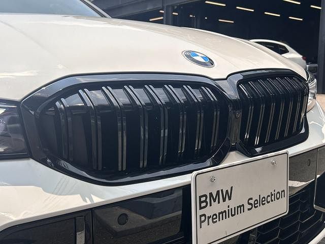 320d xDrive Berline RHD