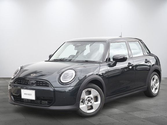 THE NEW MINI COOPER (5 DOOR) C