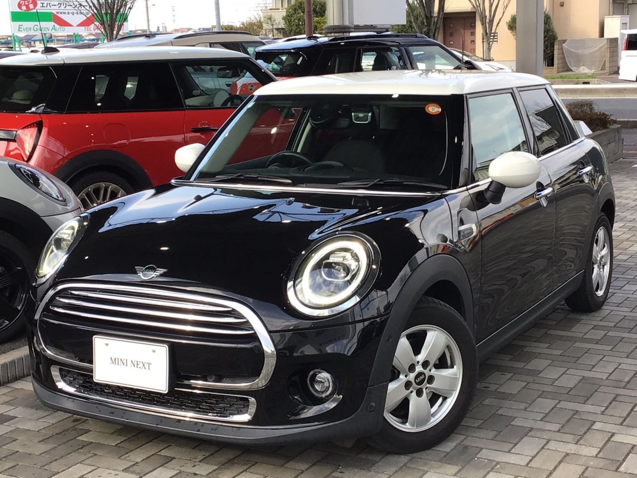 MINI COOPER 5 DOOR.