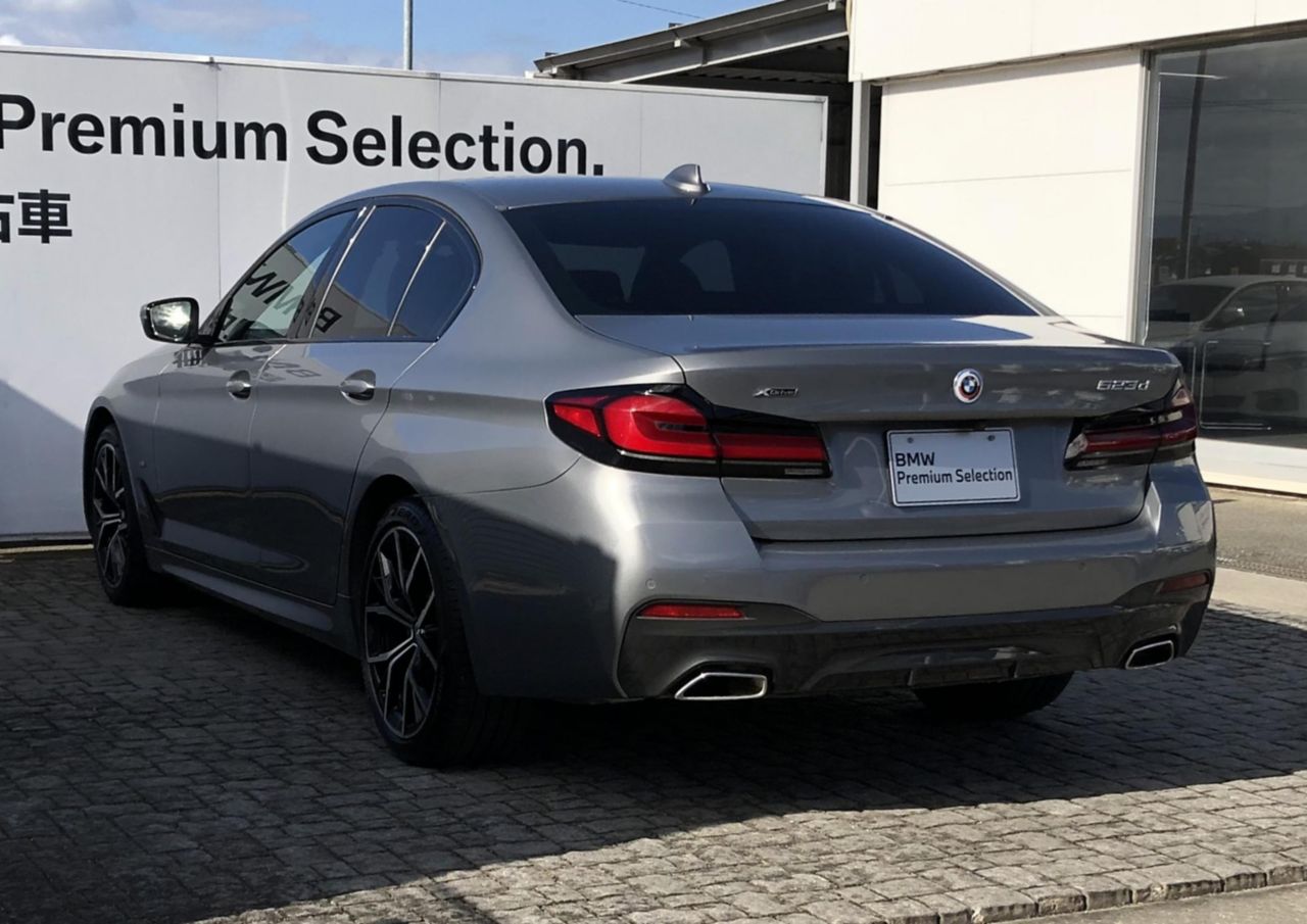 520d xDrive Sedan RHD