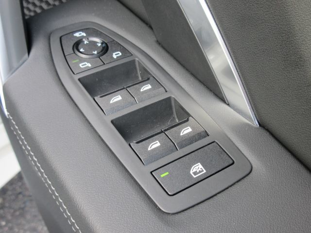 iX2 xDrive30 MSP