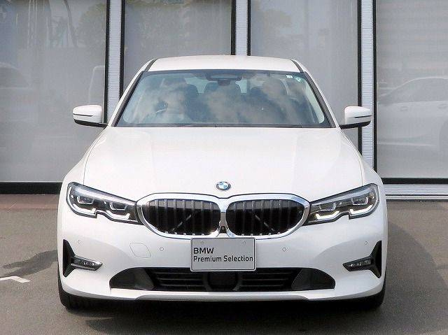 G20 320d xDrive RHD Saloon