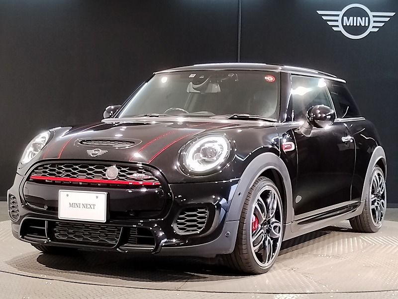 THE NEW MINI JOHN COOPER WORKS.