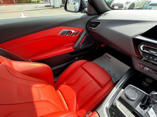 G29 z4 sDrive20i RHD