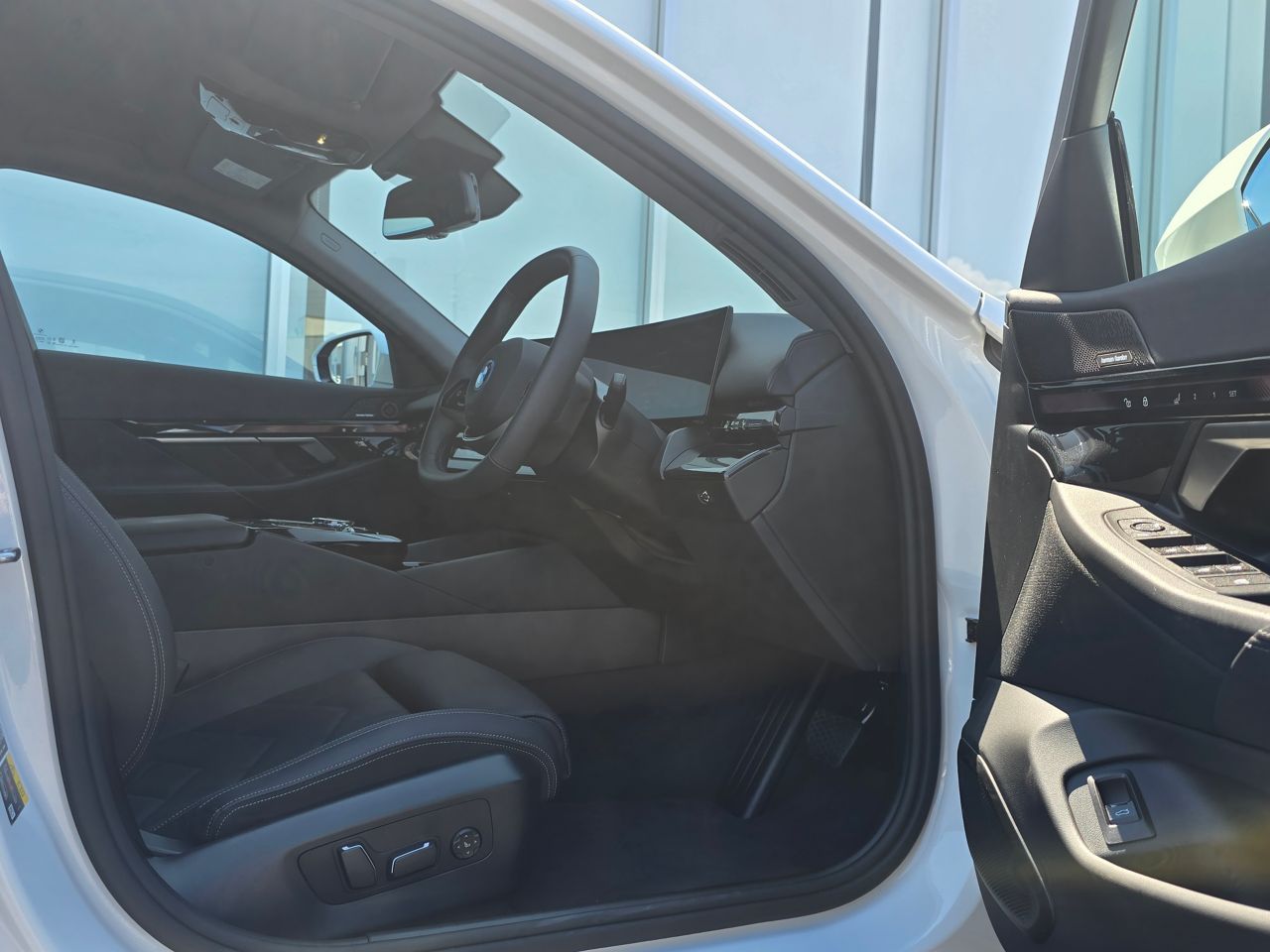 BMW i5 eDrive40 Sedan RHD