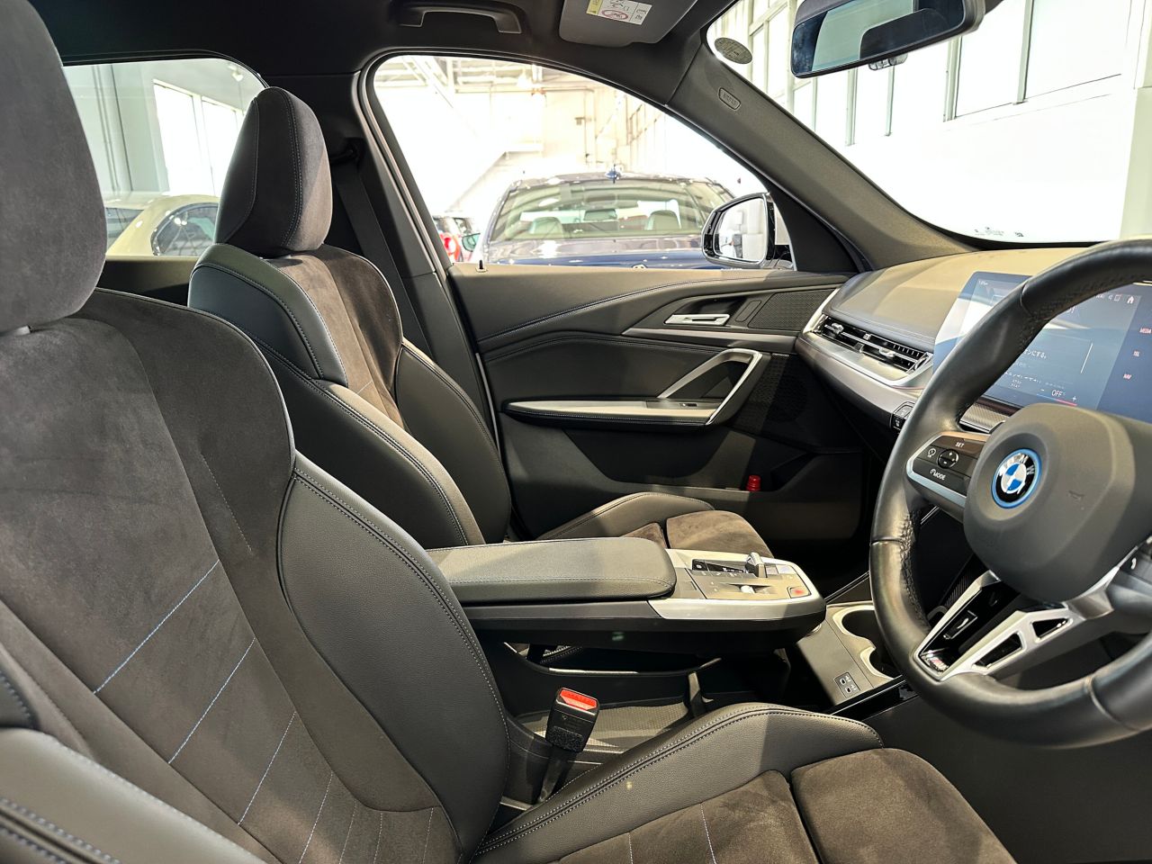 U11 iX1 xDrive30