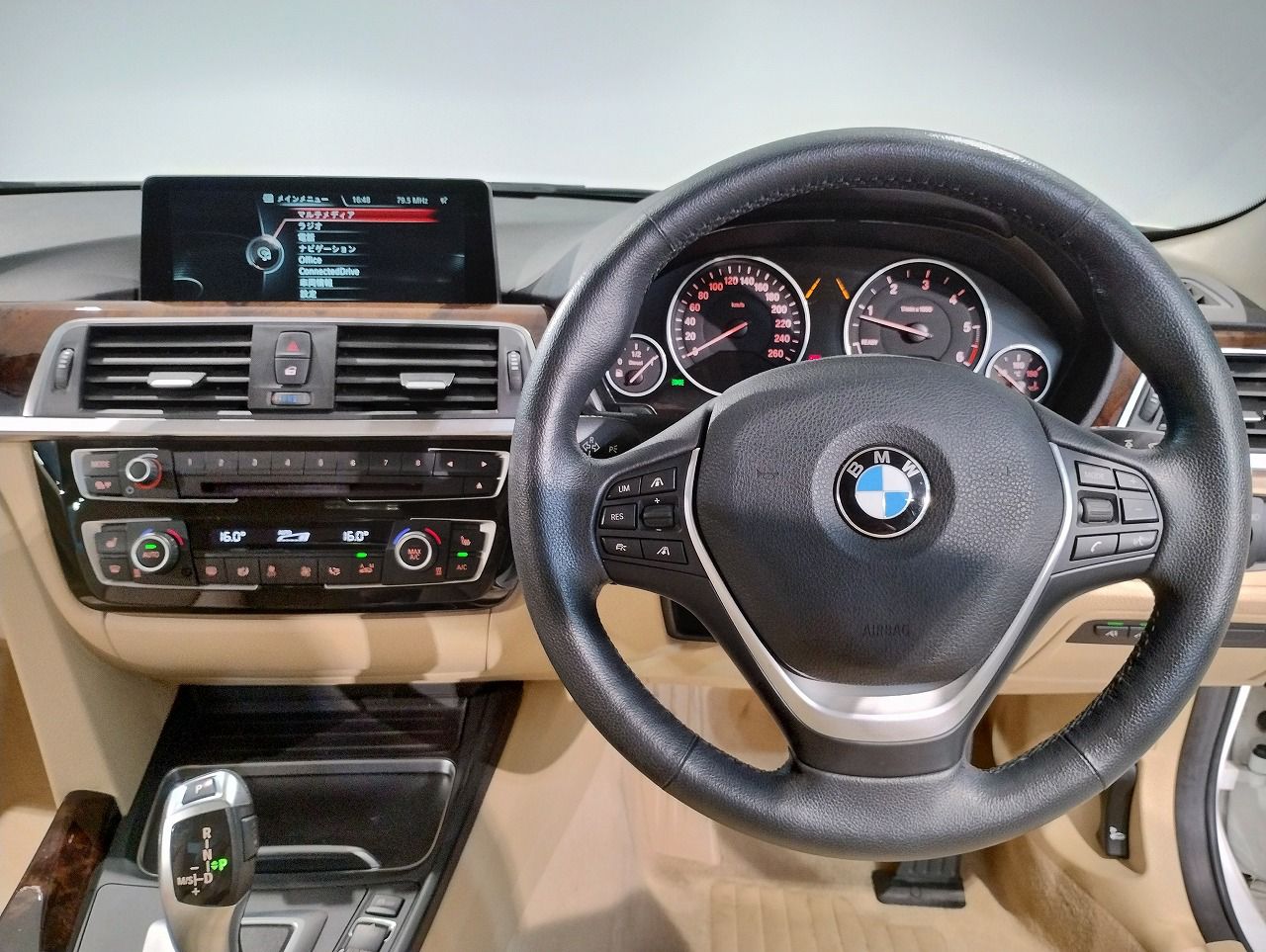 320D SEDAN RHD