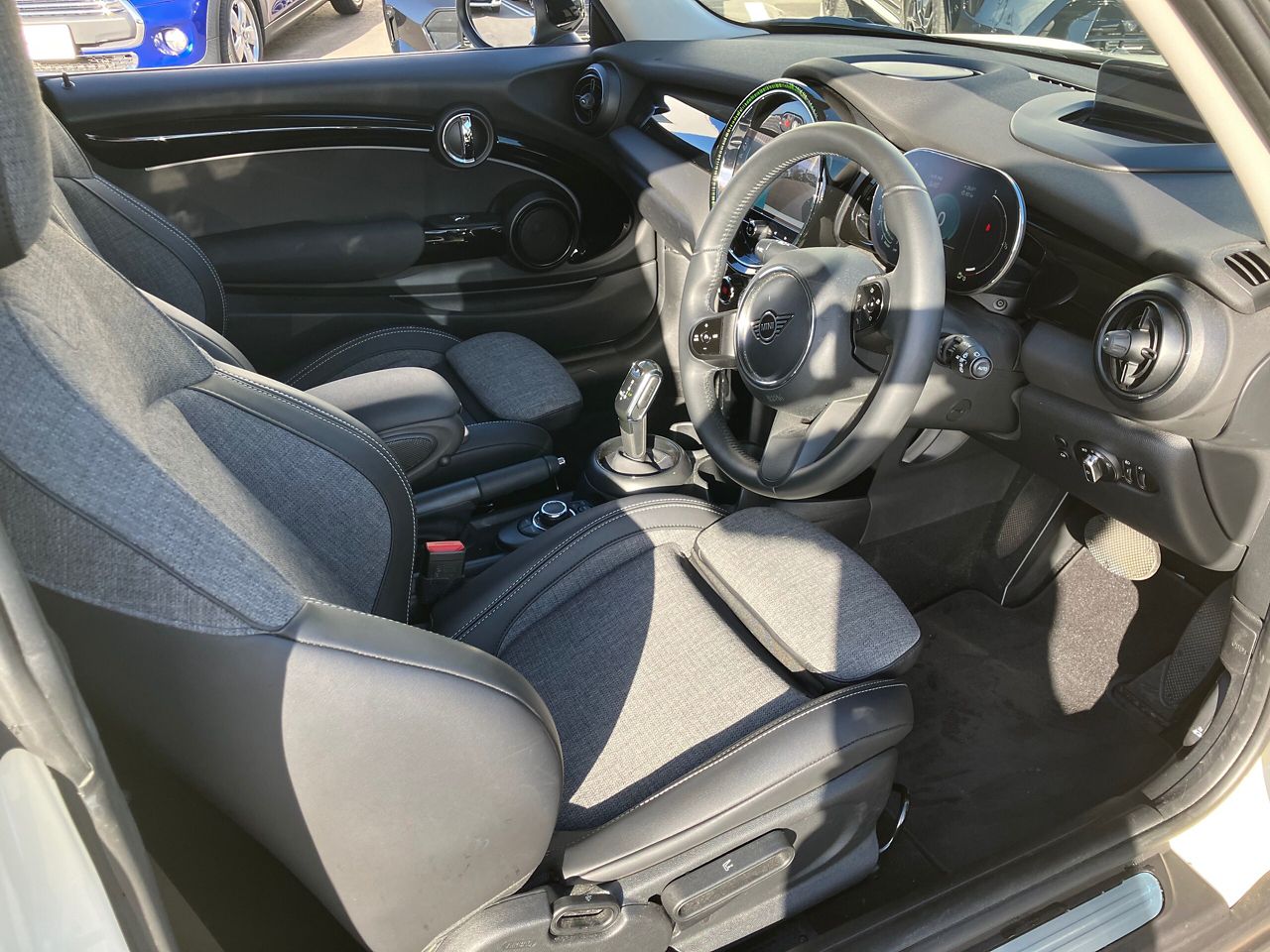 MINI Cooper F56 RHD