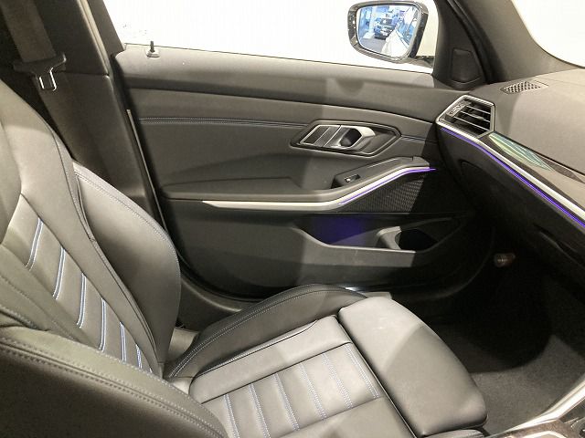 G20 320d xDrive RHD Saloon