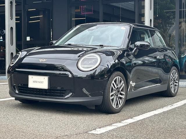 THE NEW ALL-ELECTRIC MINI COOPER E