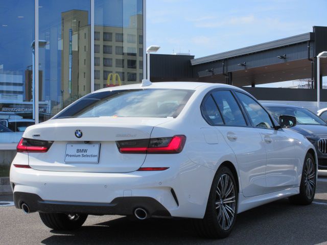 G20 320d xDrive RHD Saloon