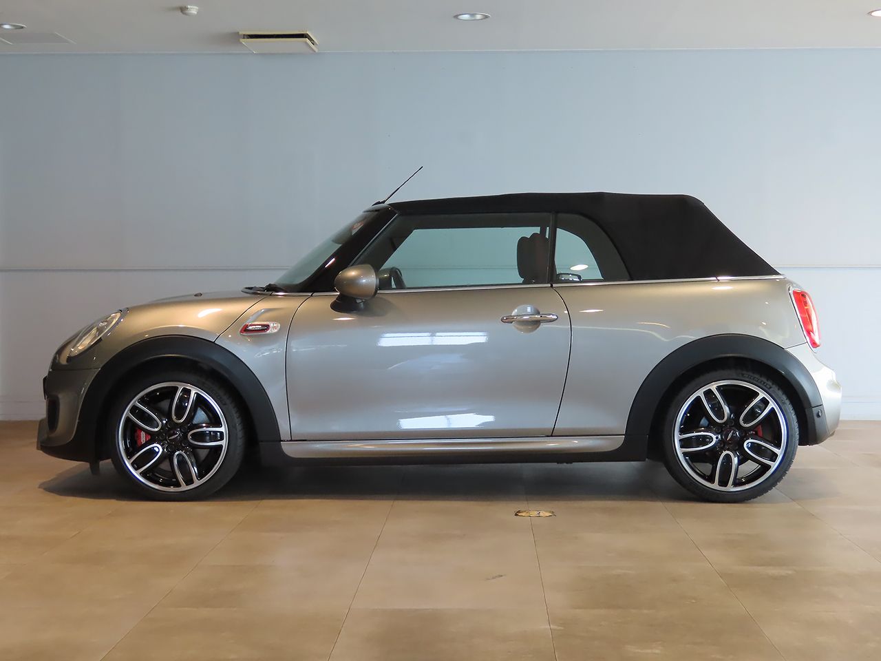 MINI JCW ｺﾝﾊﾞｰﾁﾌﾞﾙ
