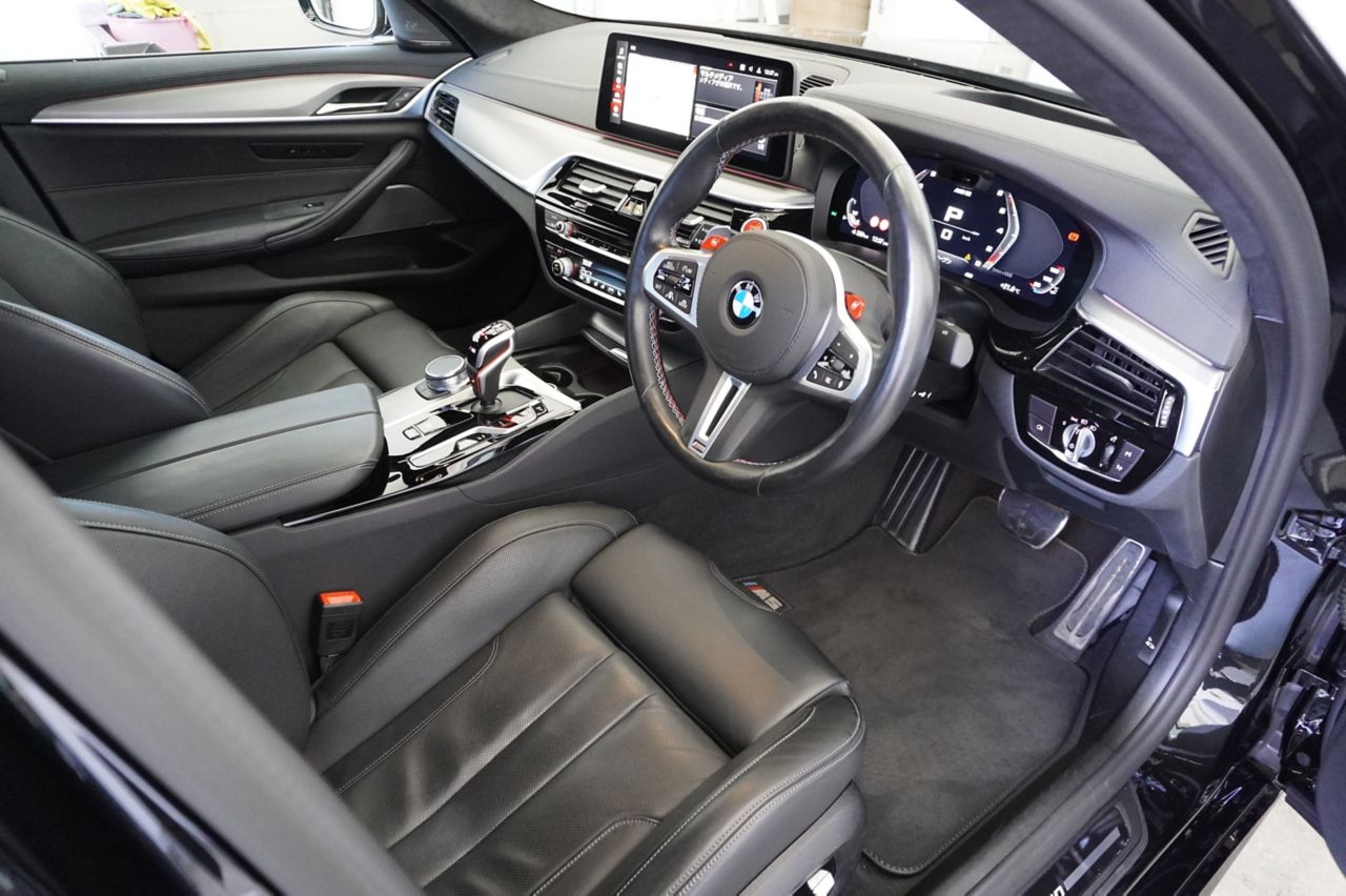 M5 Sedan RHD