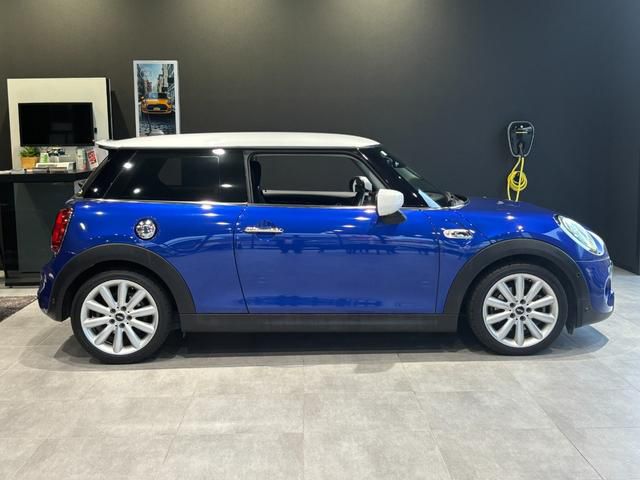F56 COOPER S D(AT)