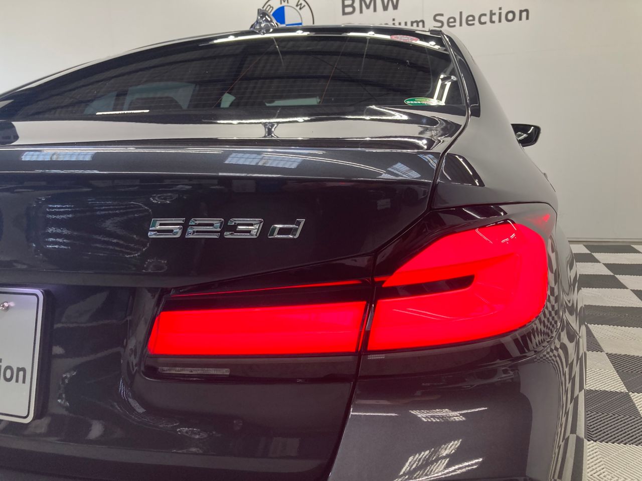 520d xDrive Sedan RHD