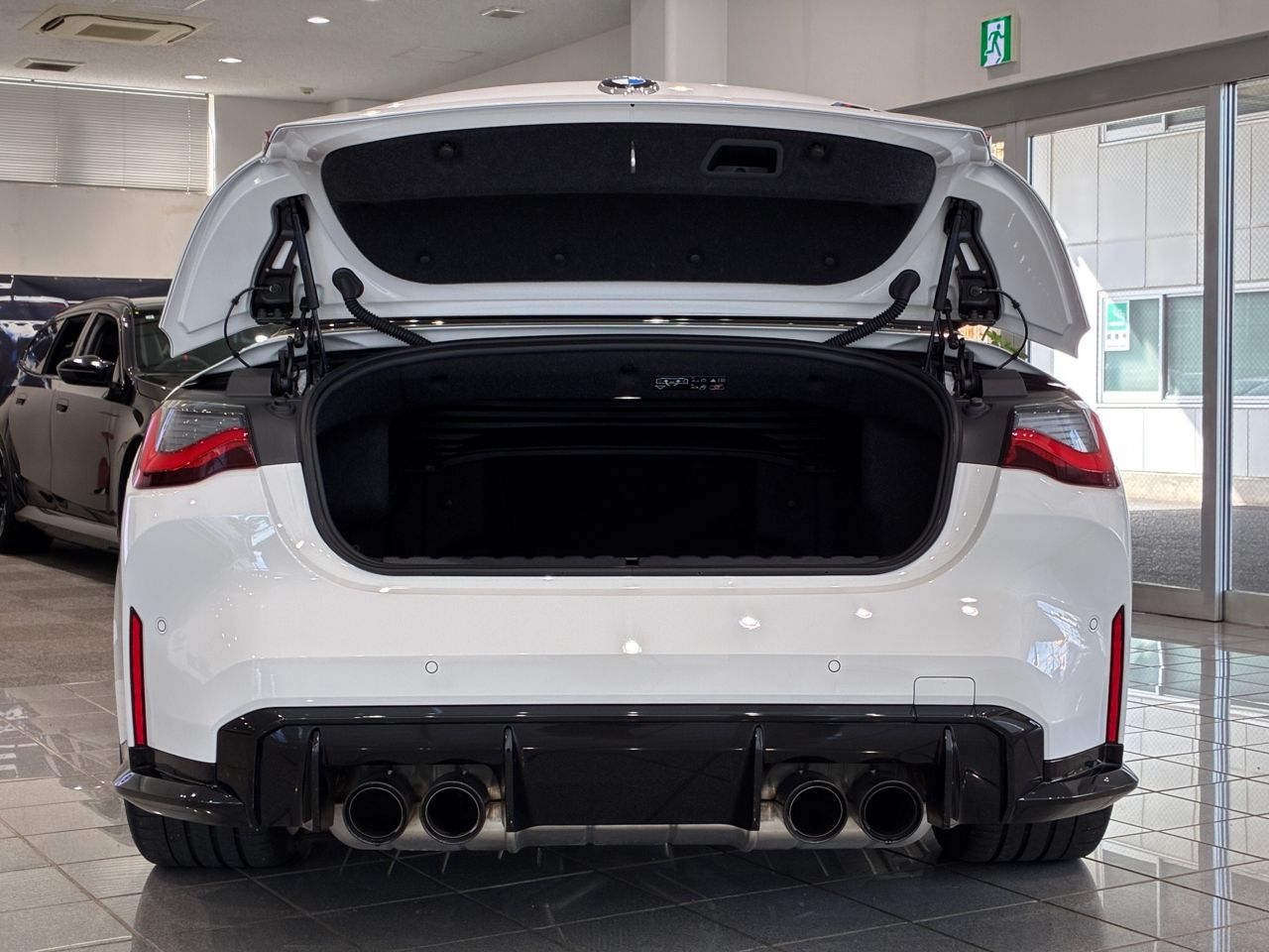 G83 M4 Competition M xDrive Competition RHD