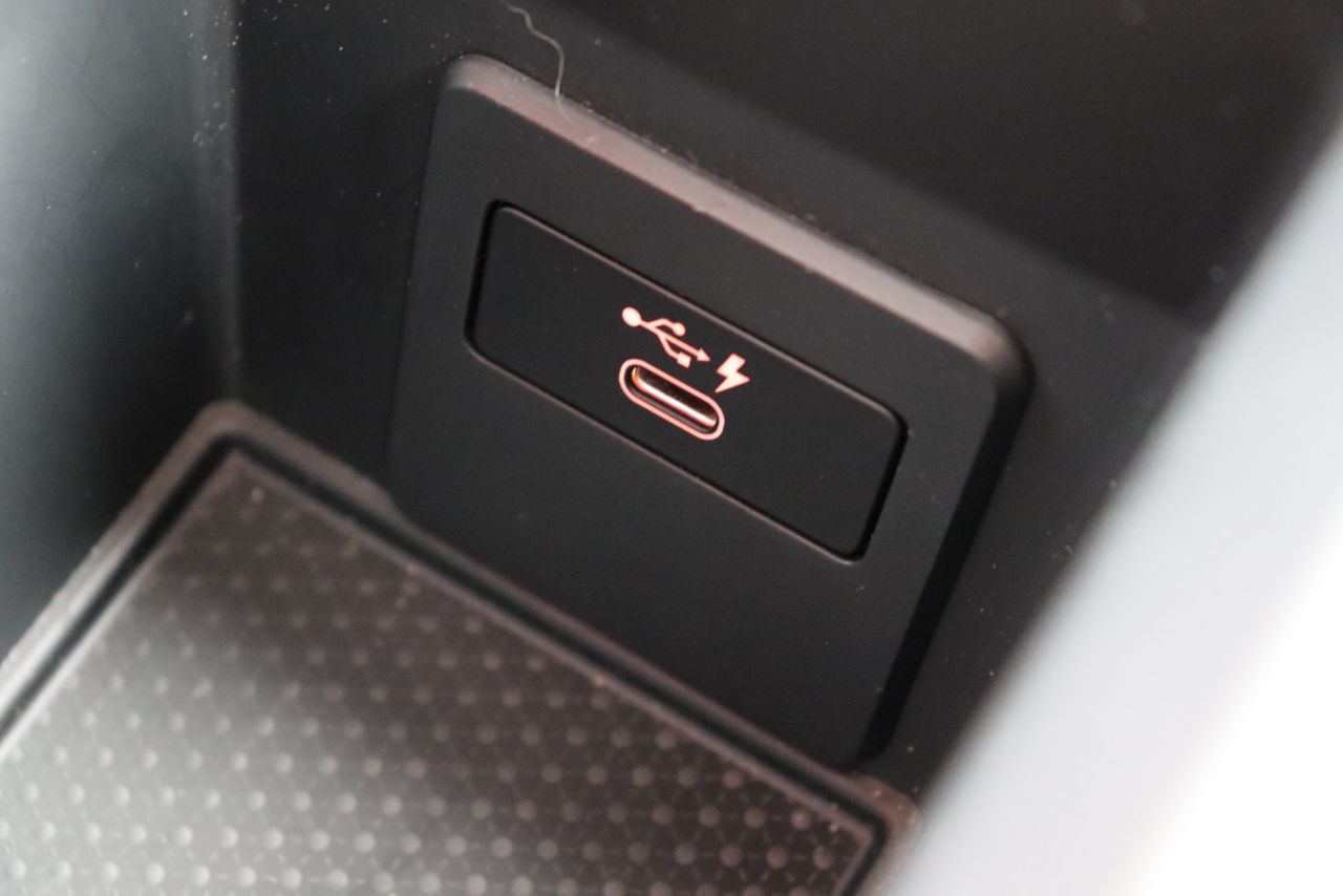 F40 118d Sports Hatch 5-door B47 2.0d