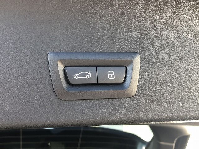 X3 M50 US