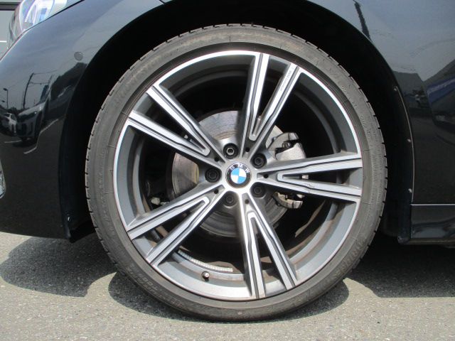 320d xDrive Berline RHD