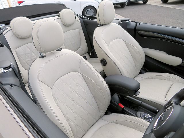 MINI Cooper S Convertible RHD