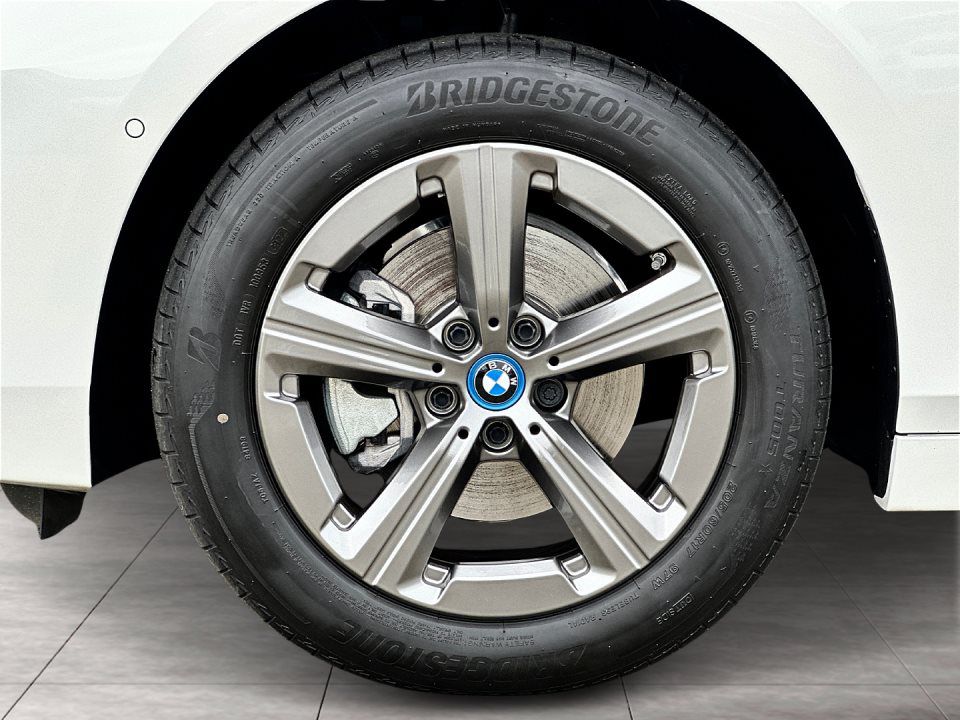 BMW 225