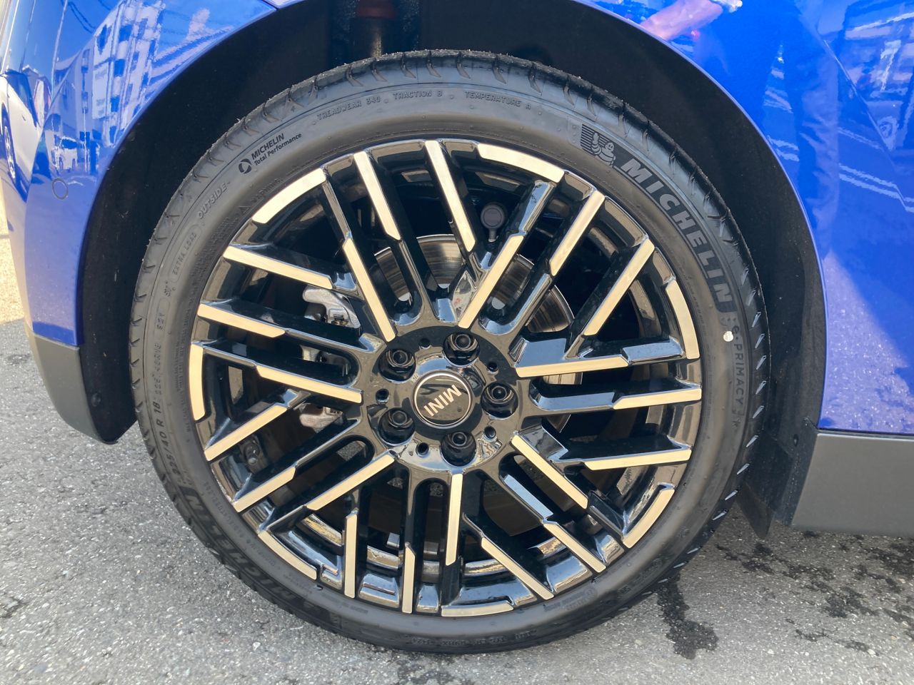 J01 MINI Cooper SE