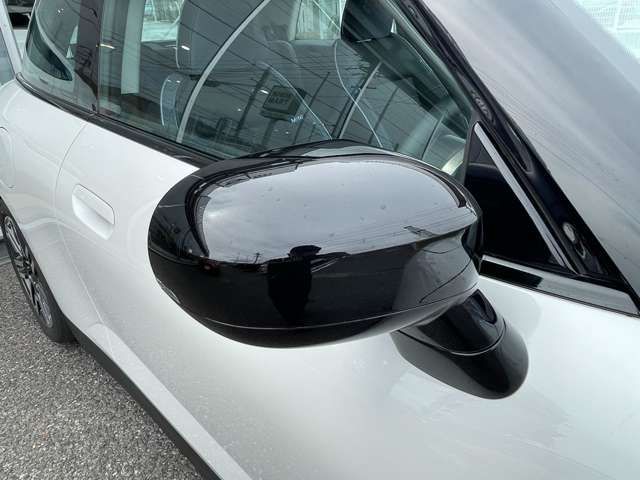 J01 MINI Cooper E