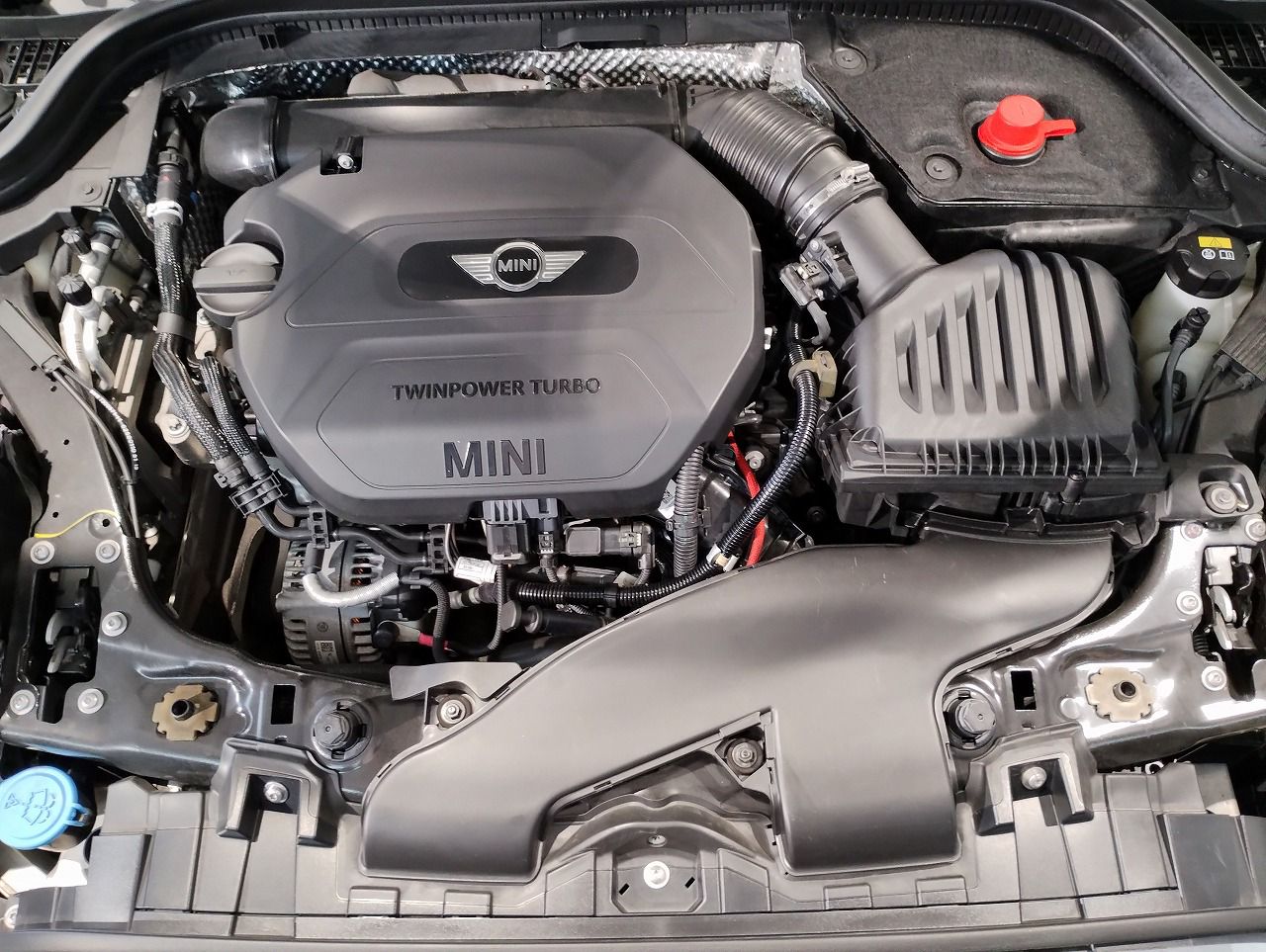 F56 COOPER D (AT)