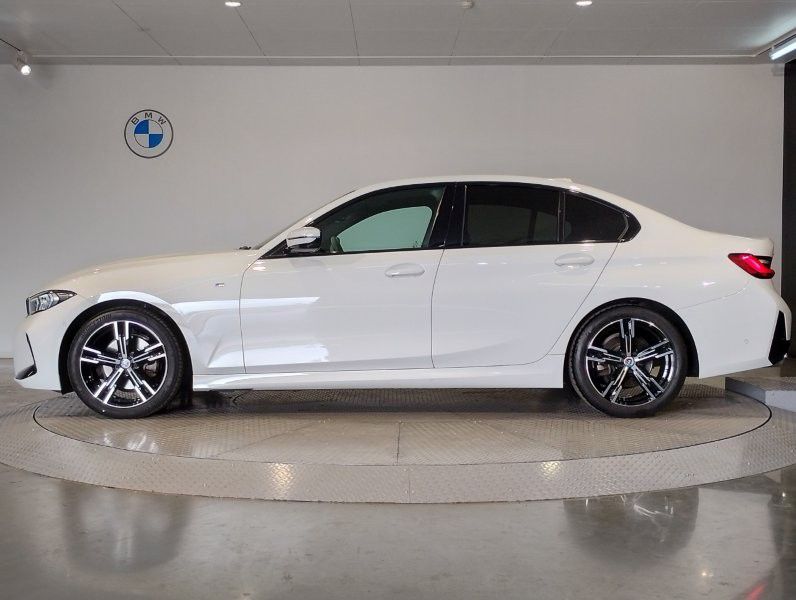 320d xDrive Berline RHD