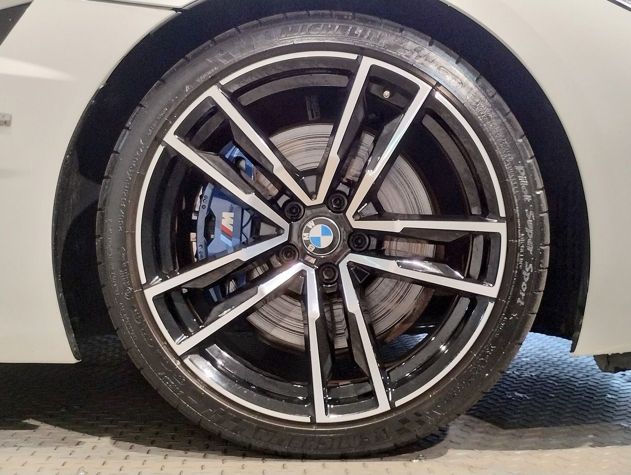 G29 z4 sDrive20i RHD