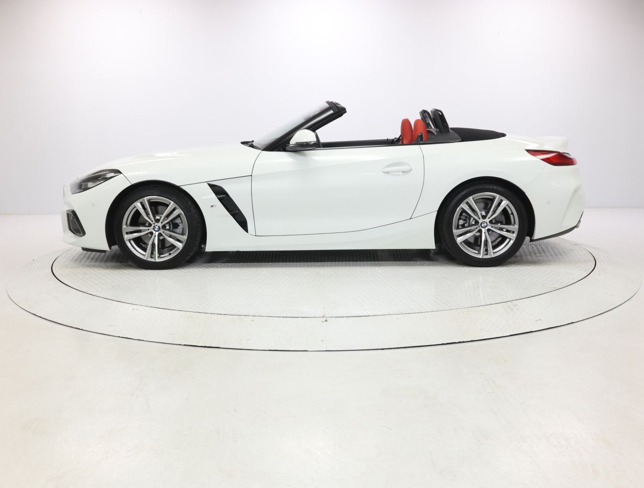 G29 z4 sDrive20i RHD