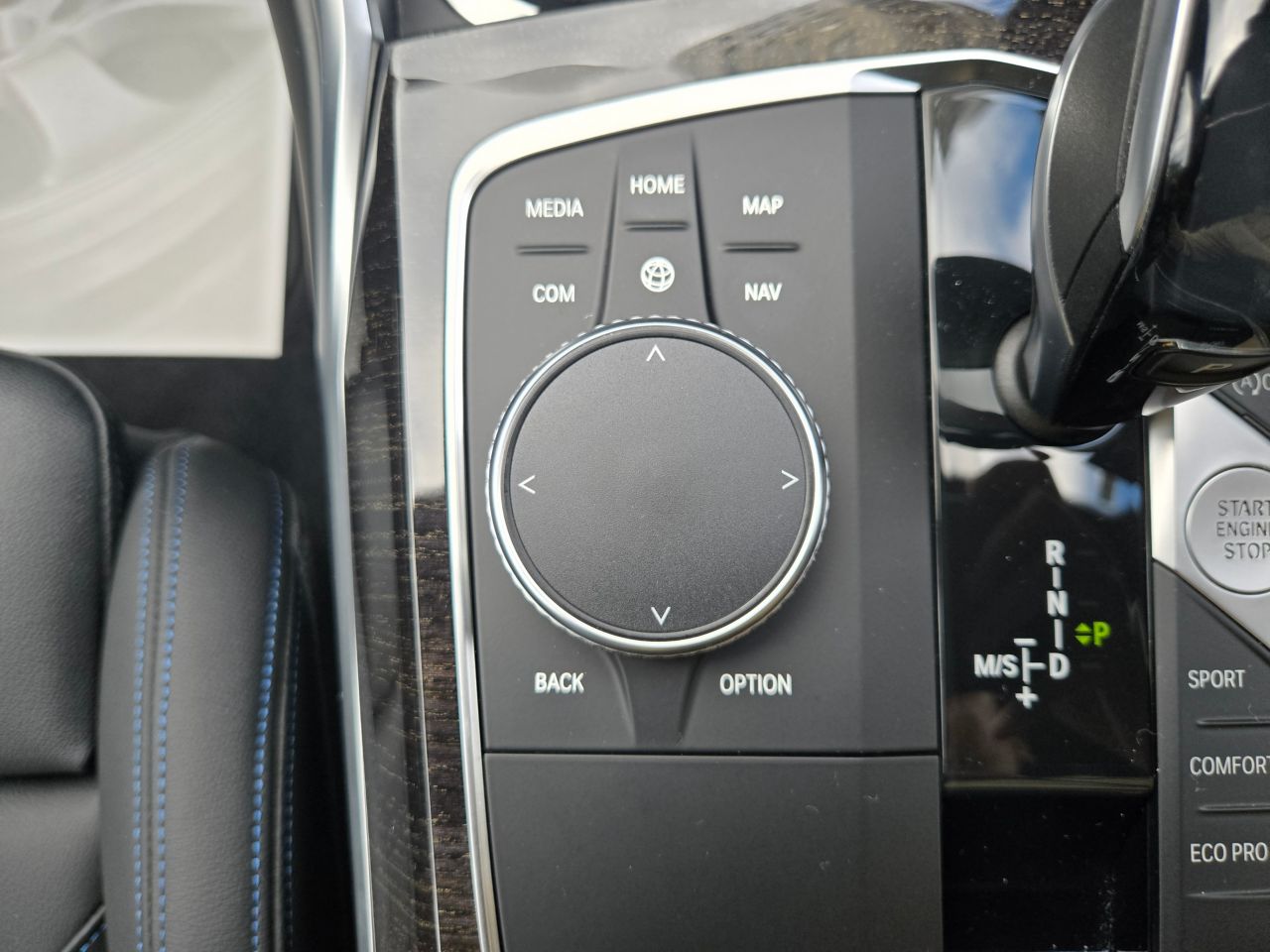 G20 320d xDrive RHD Saloon