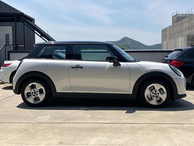 F66 MINI Cooper C 3Dr