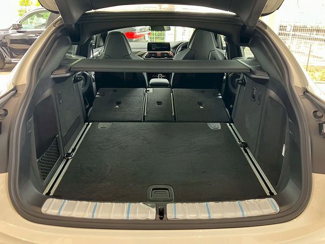 X4 M RHD