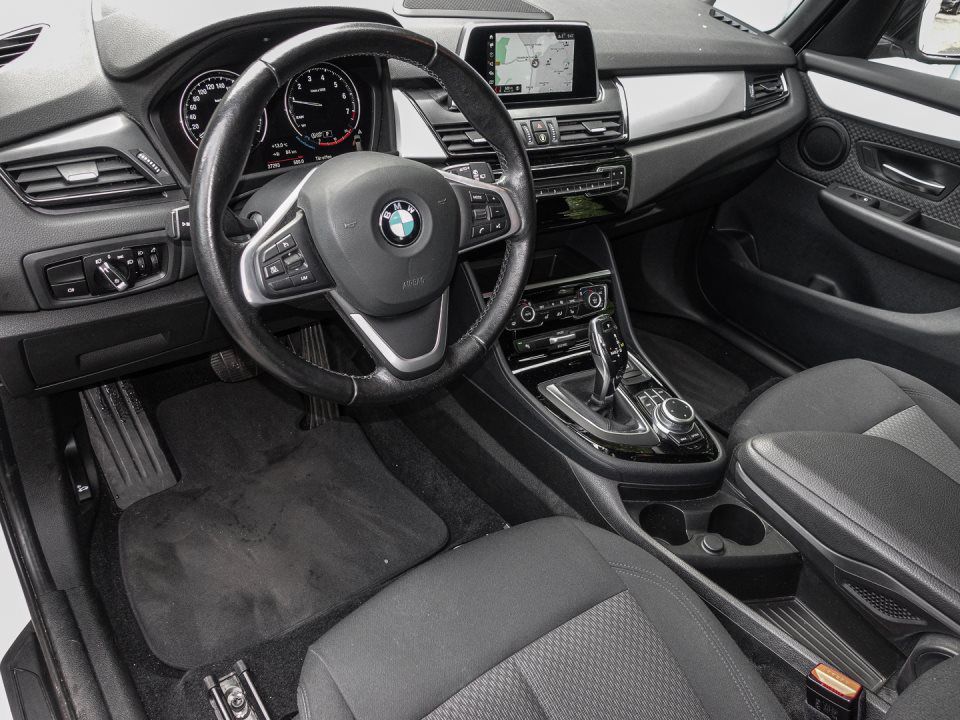 BMW 218