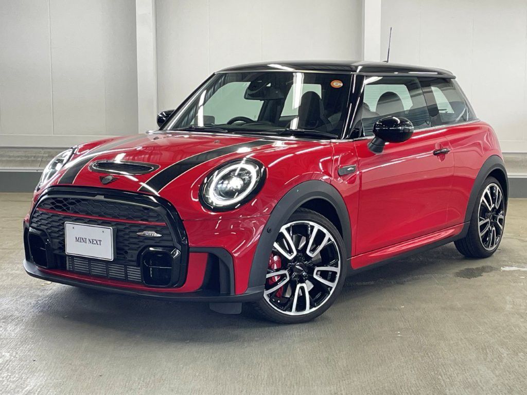 THE MINI JOHN COOPER WORKS.