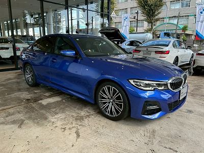 320i Sedan RHD