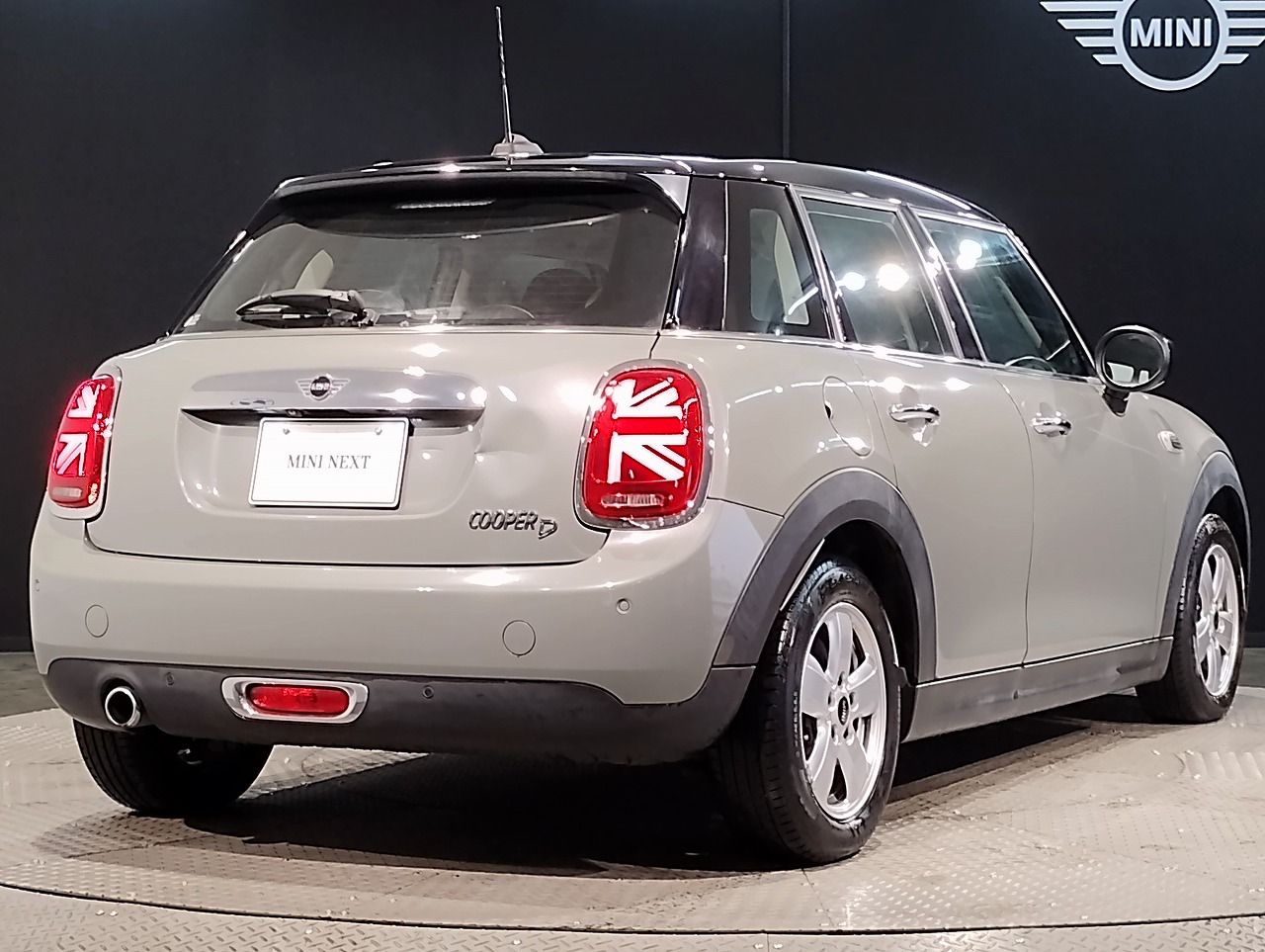 F55 COOPER D (AT)