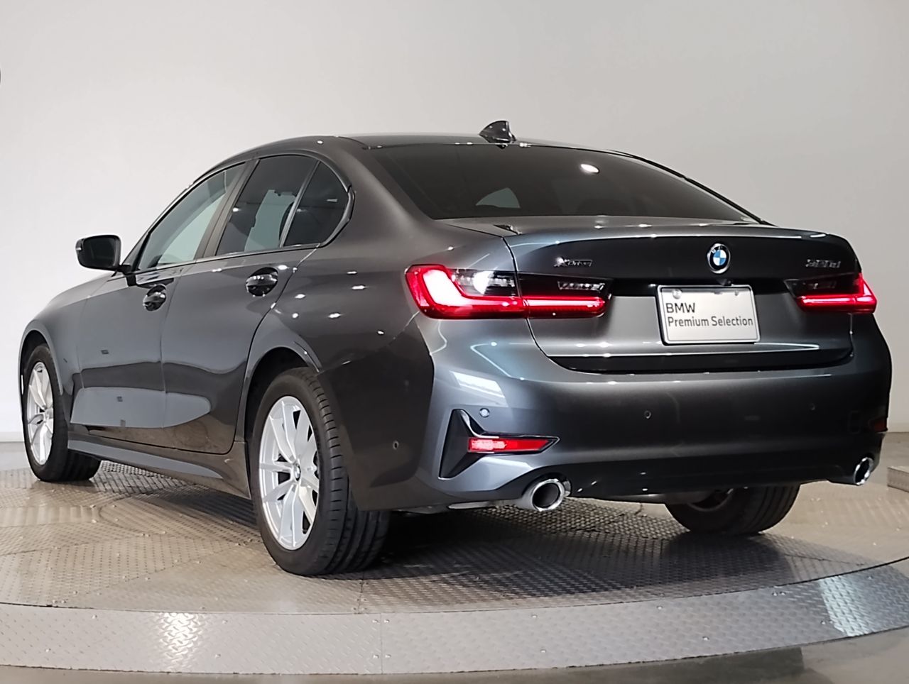 G20 320d xDrive RHD Saloon