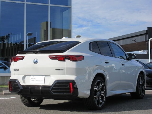 iX2 xDrive30 MSP