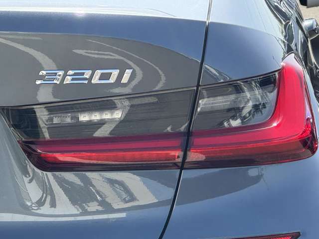 G20 320i Saloon RHD TU