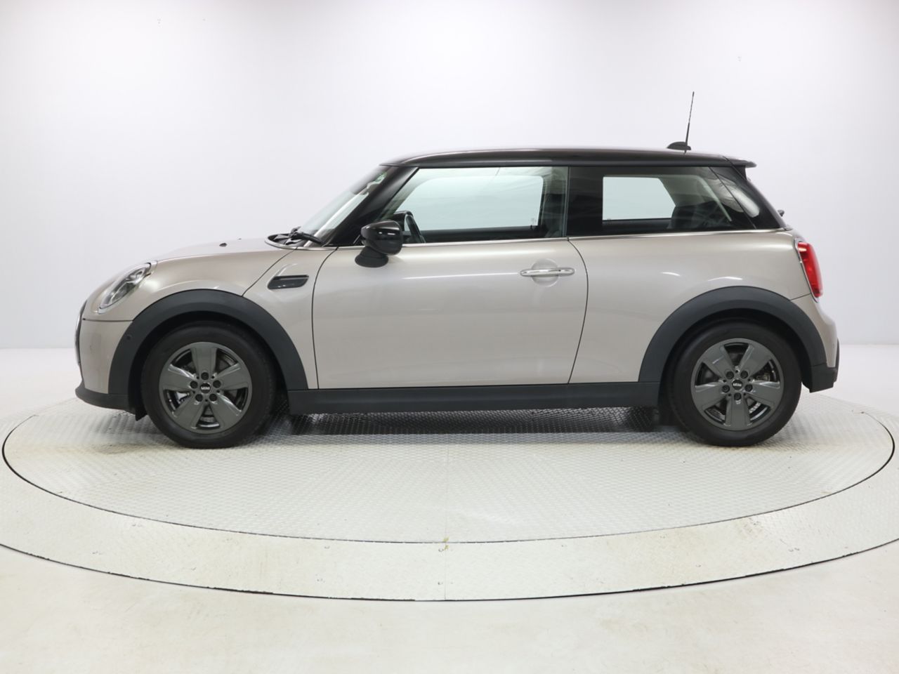 MINI Cooper F56 RHD