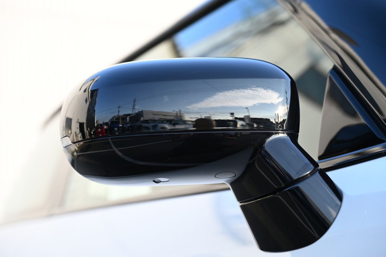 J01 MINI Cooper E