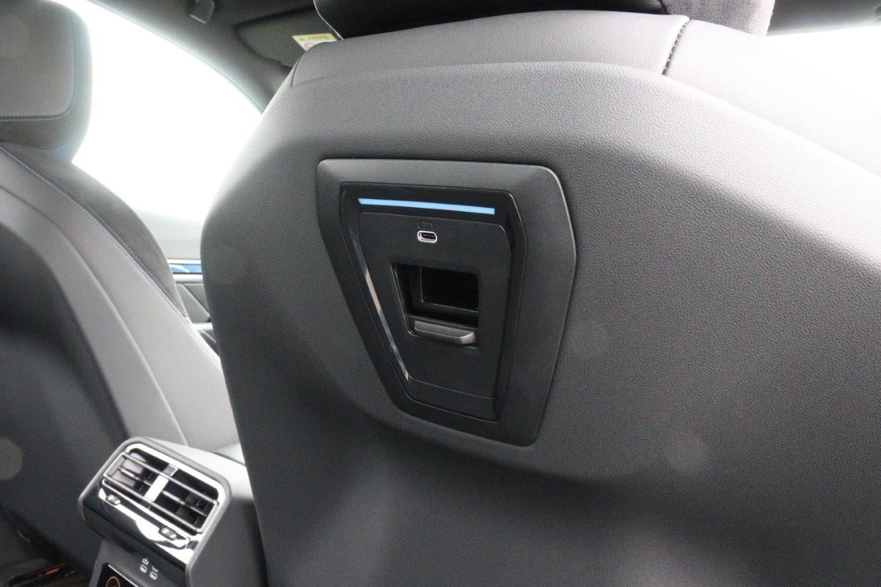 BMW i5 M60 xDrive Sedan RHD